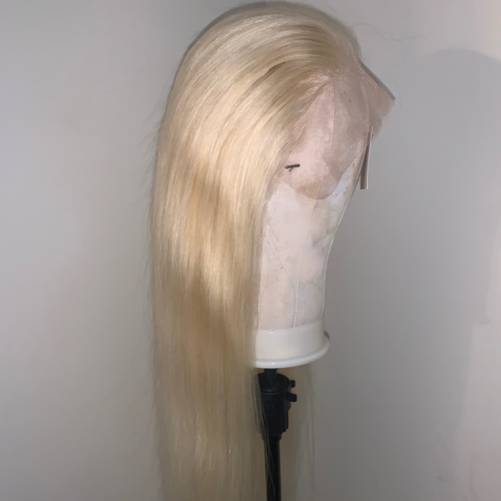 26inch blonde lace front 100% Brazilian hair